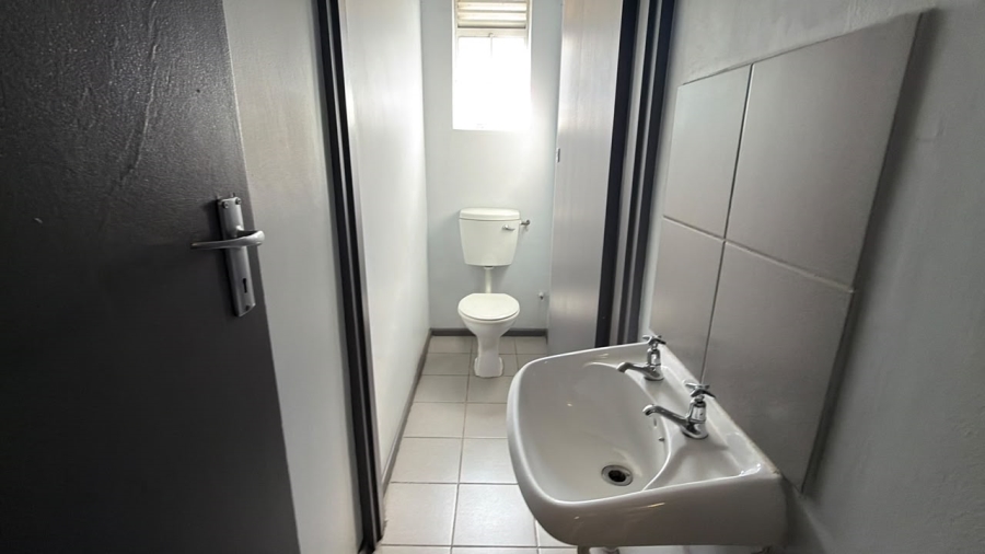 To Let Commercial Property for Rent in Stikland Industrial Western Cape